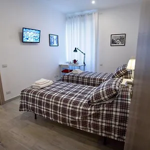Fellini 3*, Rzym Włochy